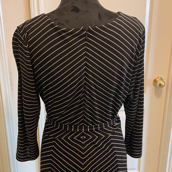 Black/ white stripped dress - Picture 4 of 10
